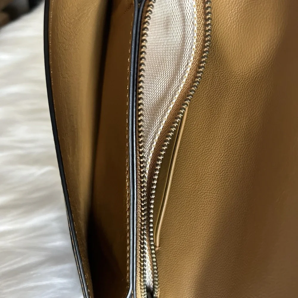 Coach Glovetanned Leather Black Wristlet Clutch GOOD
